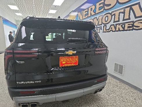 Used 2025 Chevrolet Traverse LT AWD/4WD image 6