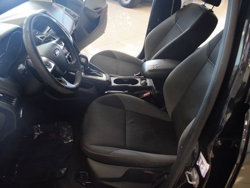 Used 2013 Ford Focus SE FWD image 30