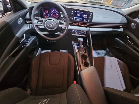 Used 2023 Hyundai Elantra SEL image 13
