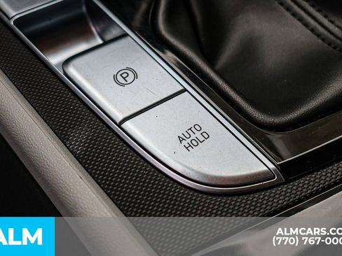 Used 2023 Hyundai Elantra Limited image 46