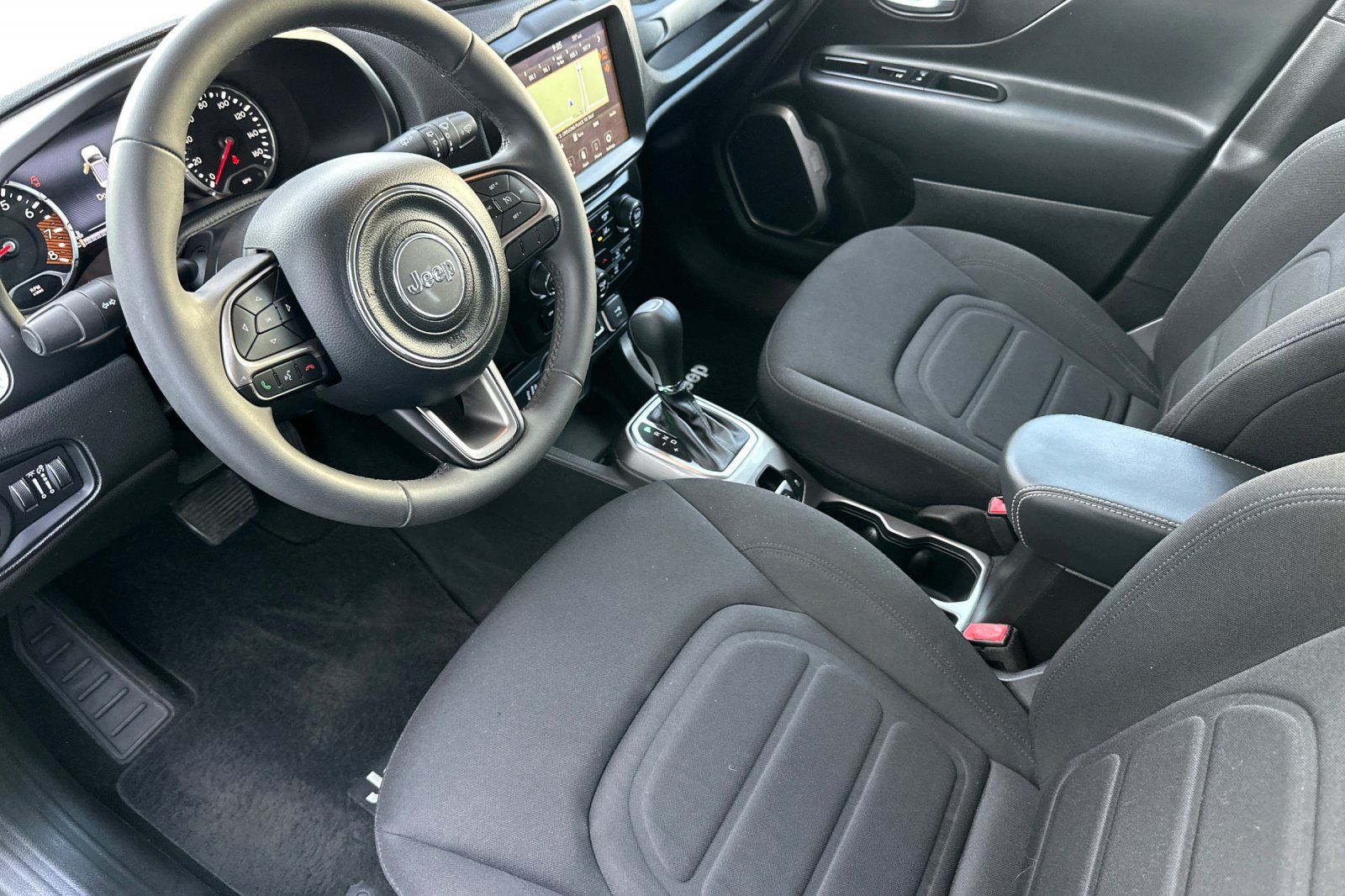 Used 2022 Jeep Renegade Latitude AWD/4WD image 11