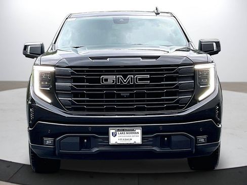 Used 2024 GMC Sierra 1500 Elevation w/ Elevation Premium Package AWD/4WD image 3