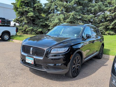 Used 2023 Lincoln Nautilus Reserve w/ Equipment Group 201A AWD/4WD image 4