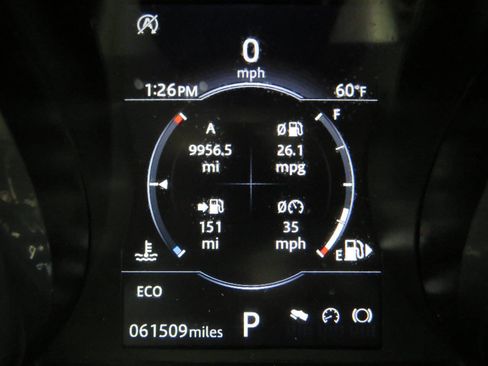 Used 2018 Land Rover Discovery Sport SE image 19