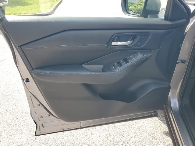 Certified 2025 Nissan Rogue SL w/ SL Premium Package FWD image 27