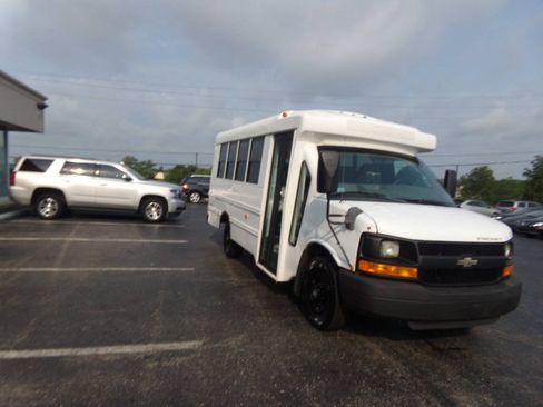 Used 2012 Chevrolet Express 3500 w/ School Bus Package RWD image 5