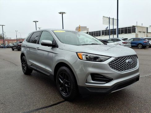 Certified 2023 Ford Edge SEL image 3