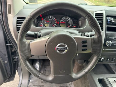 Used 2012 Nissan Frontier SV image 29