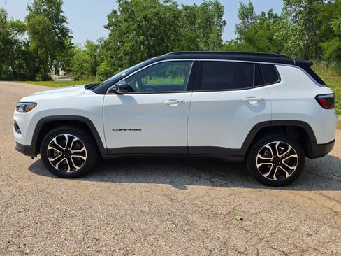 Used 2023 Jeep Compass Limited AWD/4WD image 4