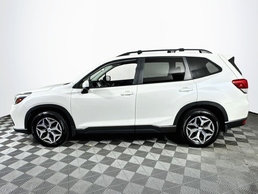 Used 2019 Subaru Forester Premium AWD/4WD image 4