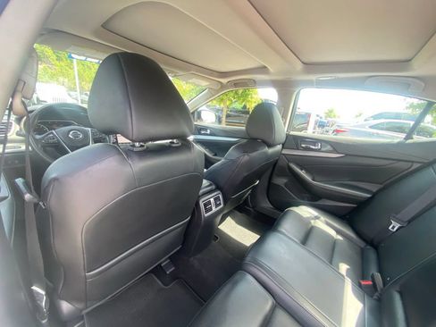 Used 2017 Nissan Maxima 3.5 SL FWD image 24