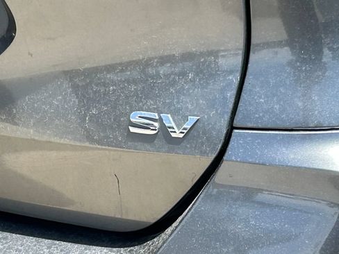 Used 2018 Nissan Rogue SV FWD image 5