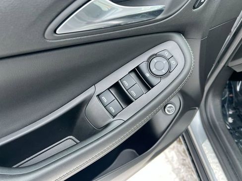 Used 2023 Buick Encore GX Essence w/ Experience Buick Package image 17