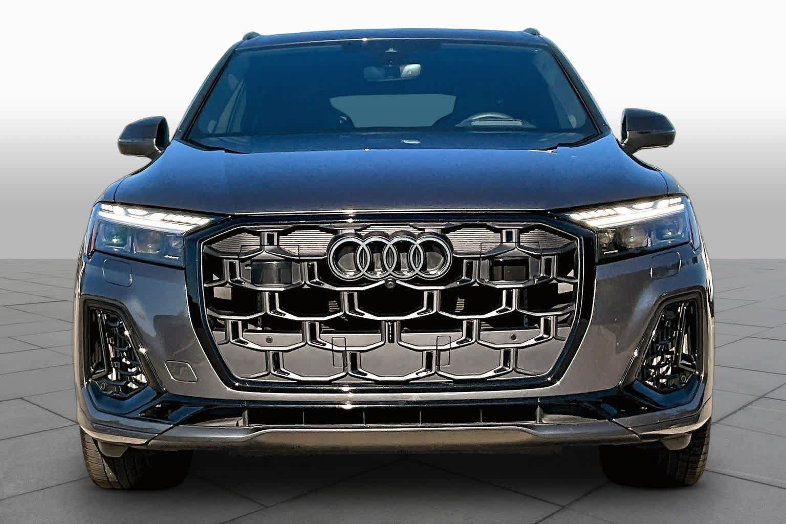Used 2025 Audi SQ7 Prestige AWD/4WD image 3