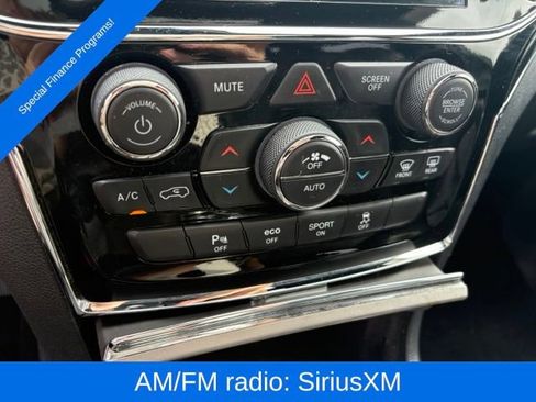 Used 2019 Jeep Grand Cherokee Trailhawk w/ Trailhawk Luxury Group AWD/4WD image 21
