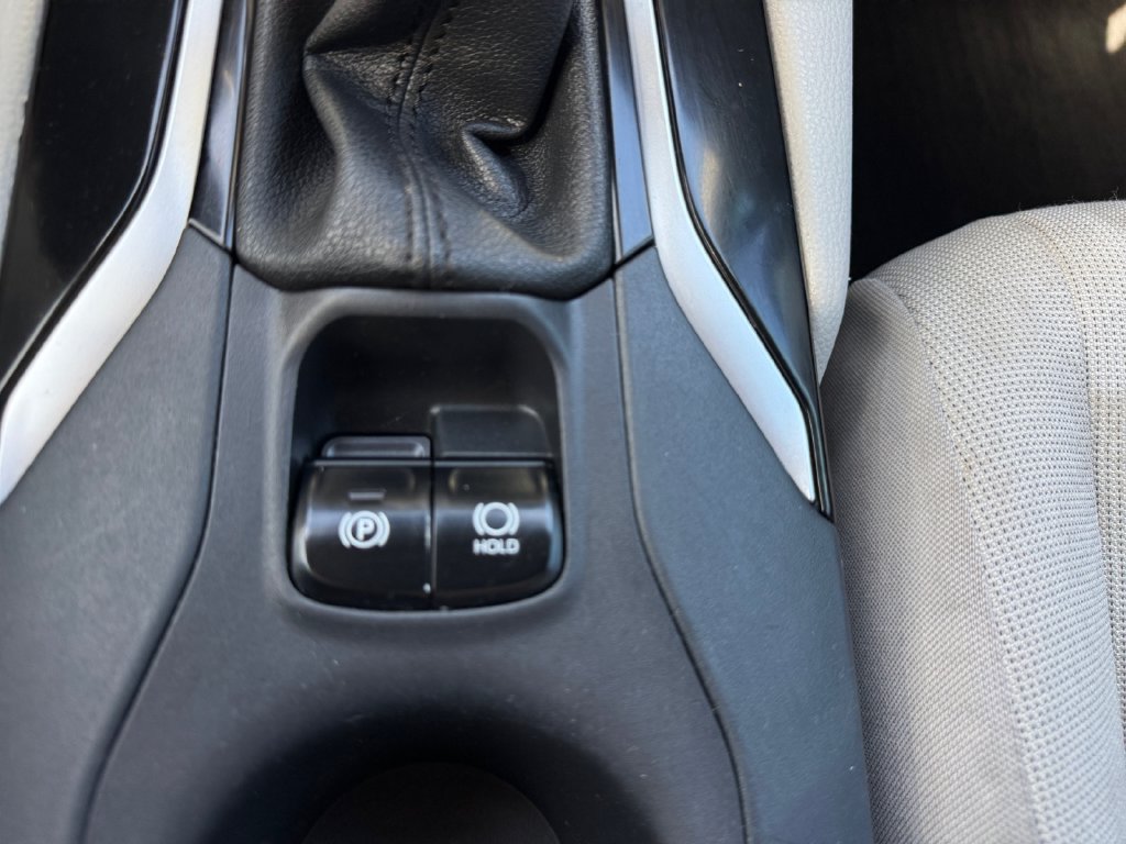 Used 2023 Toyota Corolla Cross L AWD/4WD image 36
