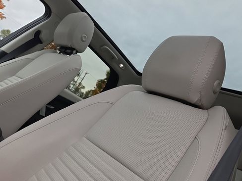 Certified 2024 Land Rover Discovery Sport S image 14