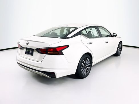 Used 2025 Nissan Altima 2.5 SV image 9