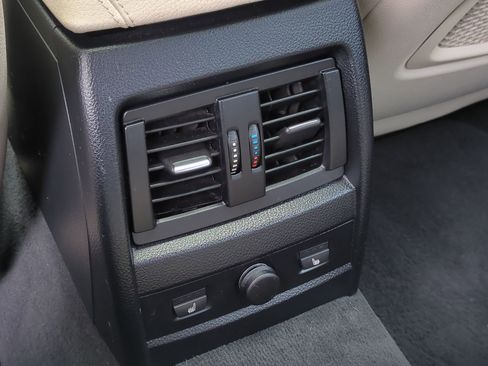 Used 2015 BMW 335i xDrive Sedan image 25