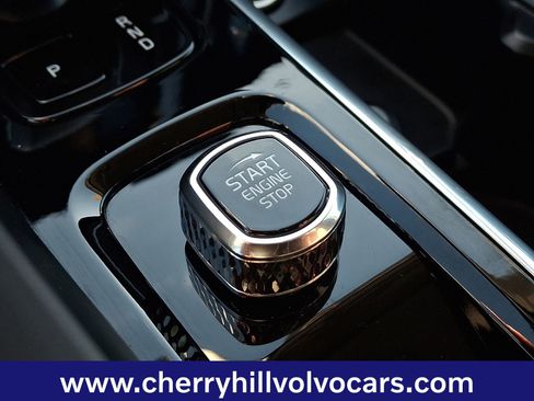 Certified 2025 Volvo XC60 B5 Plus image 24