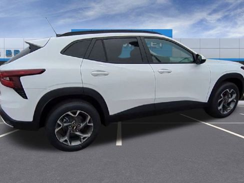 New 2025 Chevrolet Trax LT w/ Driver Confidence Package image 9