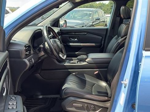 Used 2023 Honda Pilot TrailSport image 10