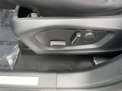 Used 2020 Ford Explorer Limited image 11