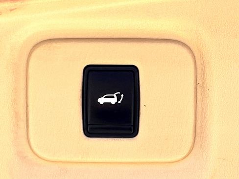 Used 2014 Nissan Pathfinder SL w/ SL Tech Package image 20