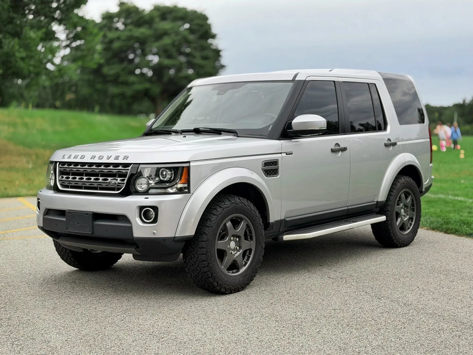 Used 2016 Land Rover LR4 HSE AWD/4WD image 13