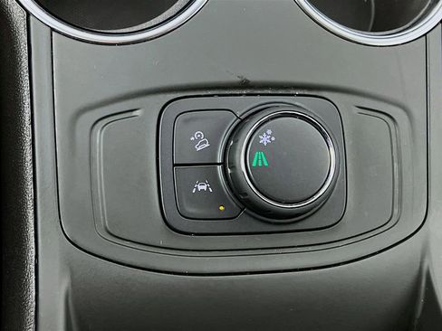 Used 2024 GMC Terrain SLE FWD image 31