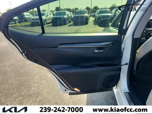 Used 2016 Lexus ES 350 FWD image 13