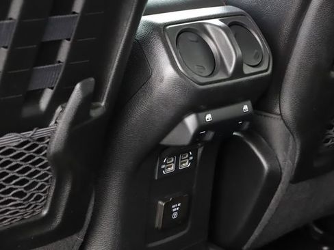 Used 2023 Jeep Wrangler Unlimited Rubicon w/ Cold Weather Group AWD/4WD image 23