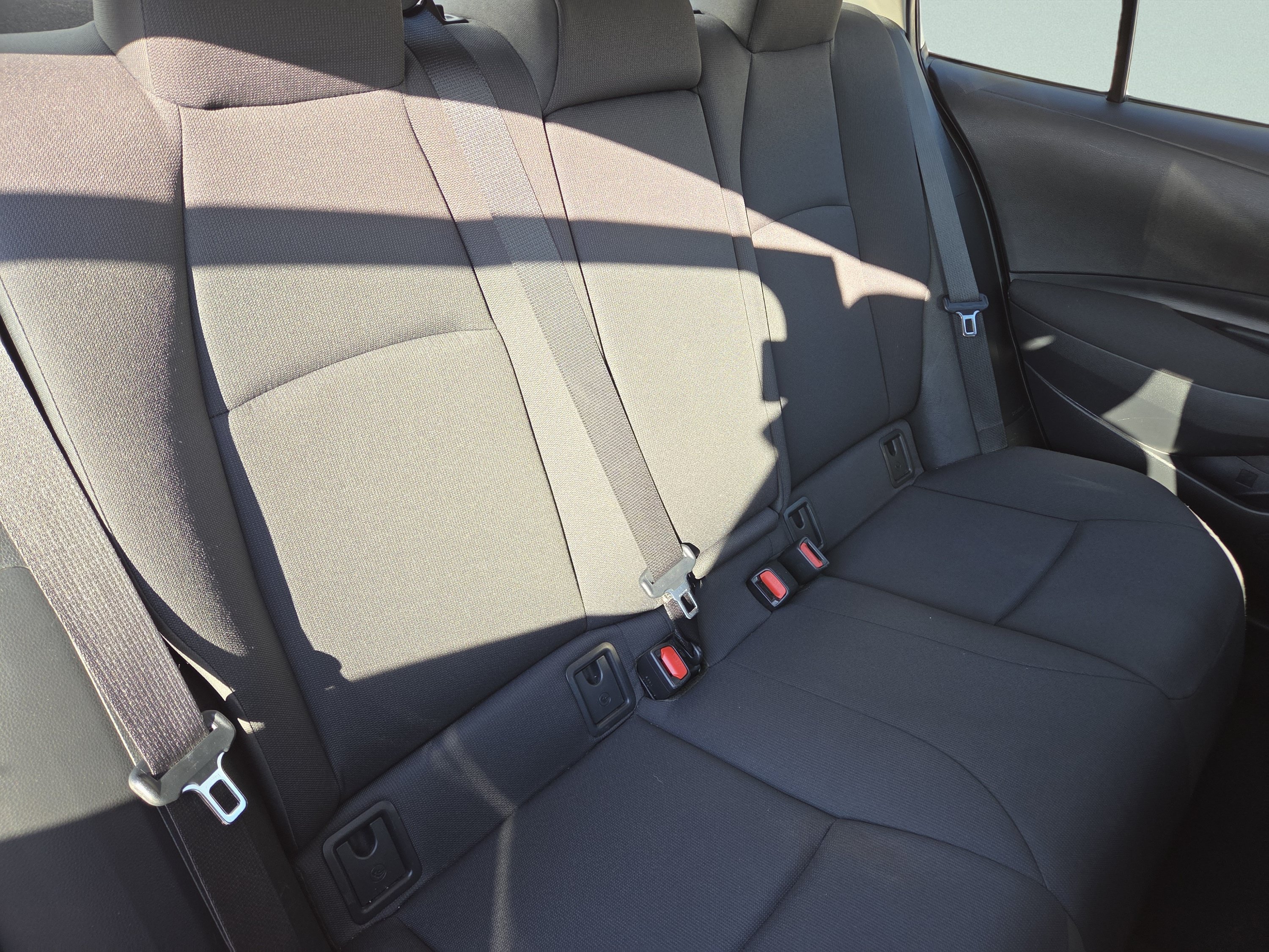 Used 2025 Toyota Corolla LE FWD image 5