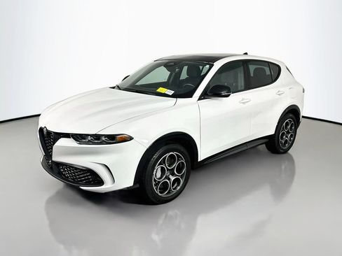 Used 2025 Alfa Romeo Tonale AWD/4WD image 3