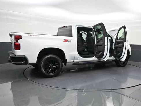 Used 2025 Chevrolet Silverado 1500 Custom Trail Boss AWD/4WD image 33