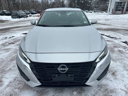 Used 2025 Nissan Altima 2.5 SV w/ SV Special Edition Package AWD/4WD image 6