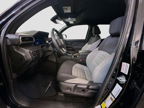 Used 2025 Toyota Tacoma TRD Off-Road image 13