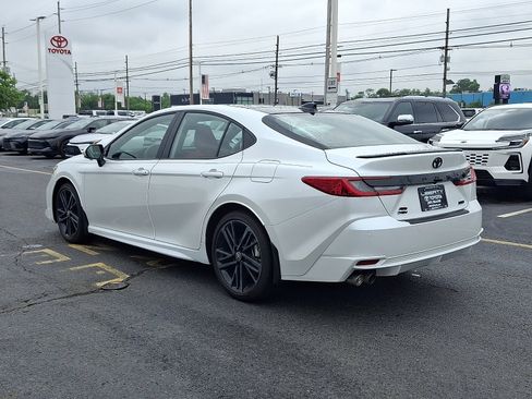 Used 2025 Toyota Camry XSE w/ Premium Plus Package AWD/4WD image 4
