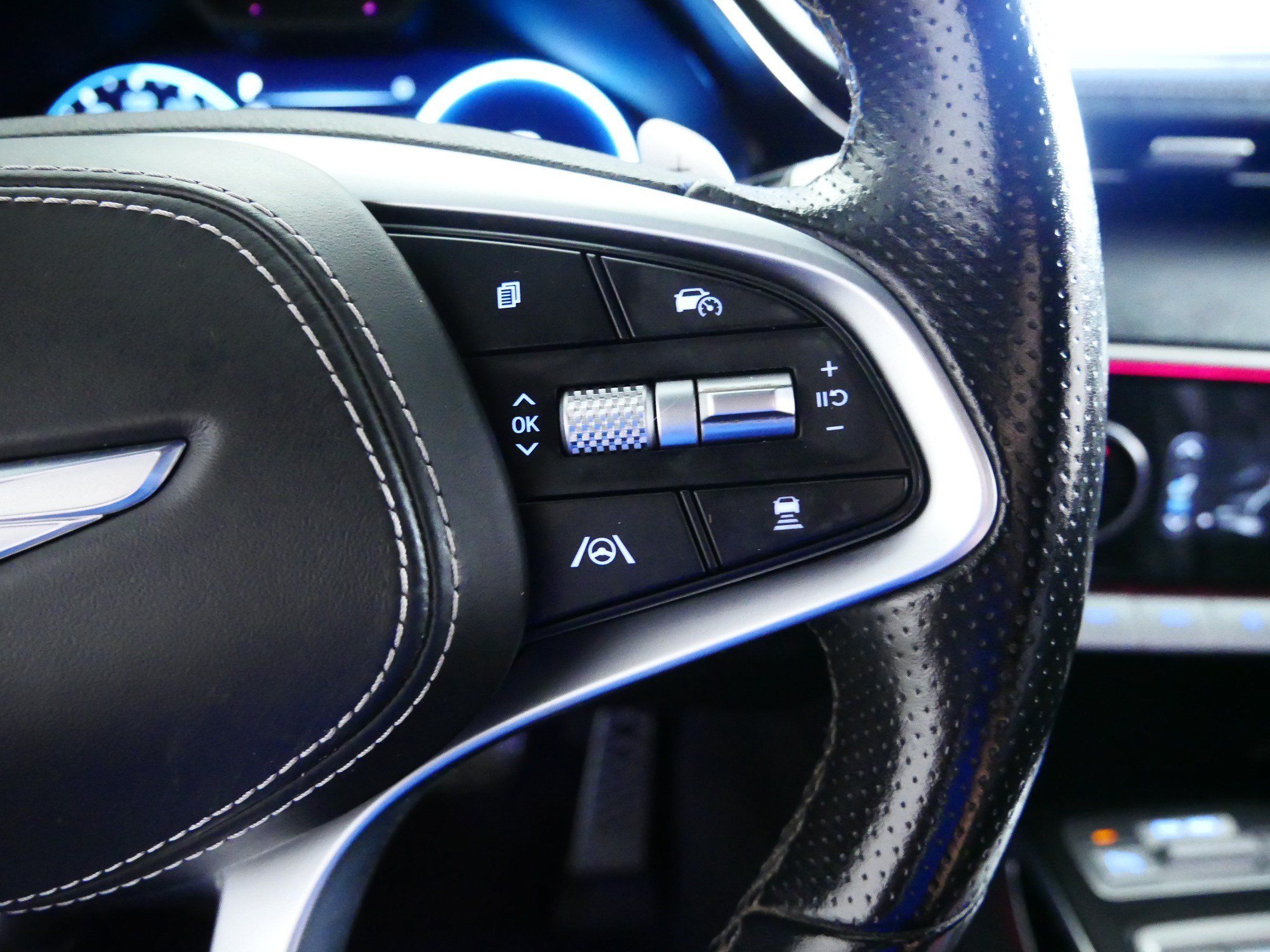 Used 2023 Genesis GV70 3.5T Sport w/ Sport Prestige Package AWD/4WD image 28