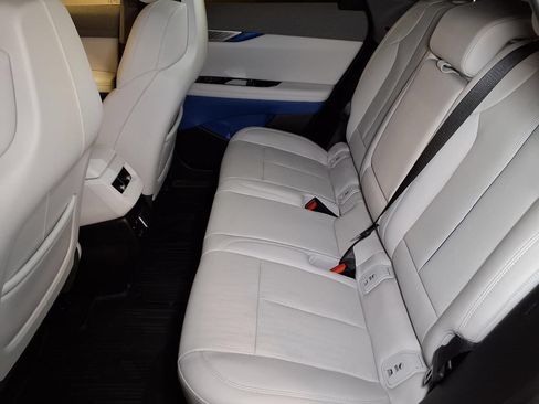 Certified 2025 Cadillac Optiq Luxury 2 w/ LPO, Floor Liner Package AWD/4WD image 15