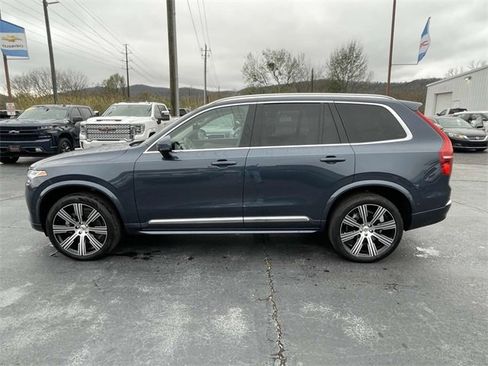 Used 2023 Volvo XC90 B6 Ultimate w/ Lounge Package image 2
