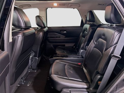 Used 2024 Nissan Pathfinder SL w/ SL Premium Package image 23