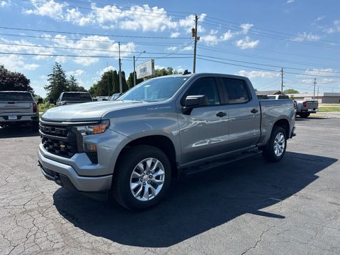 Used 2025 Chevrolet Silverado 1500 Custom AWD/4WD image 1