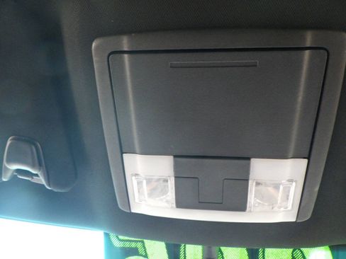 Used 2016 Ford Explorer XLT w/ Equipment Group 202A FWD image 31