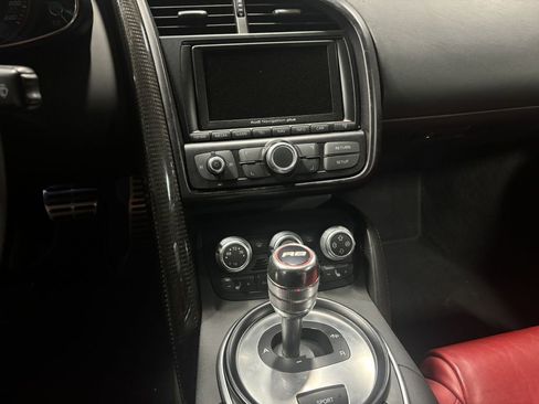 Used 2011 Audi R8 V10 image 55