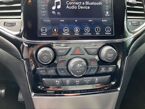 Used 2019 Jeep Grand Cherokee Altitude AWD/4WD image 26