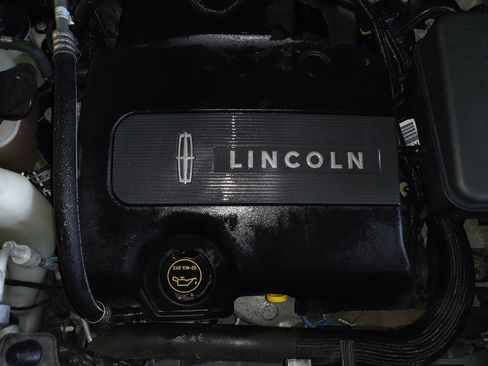 Used 2014 Lincoln MKX AWD w/ Equipment Group 102A image 30