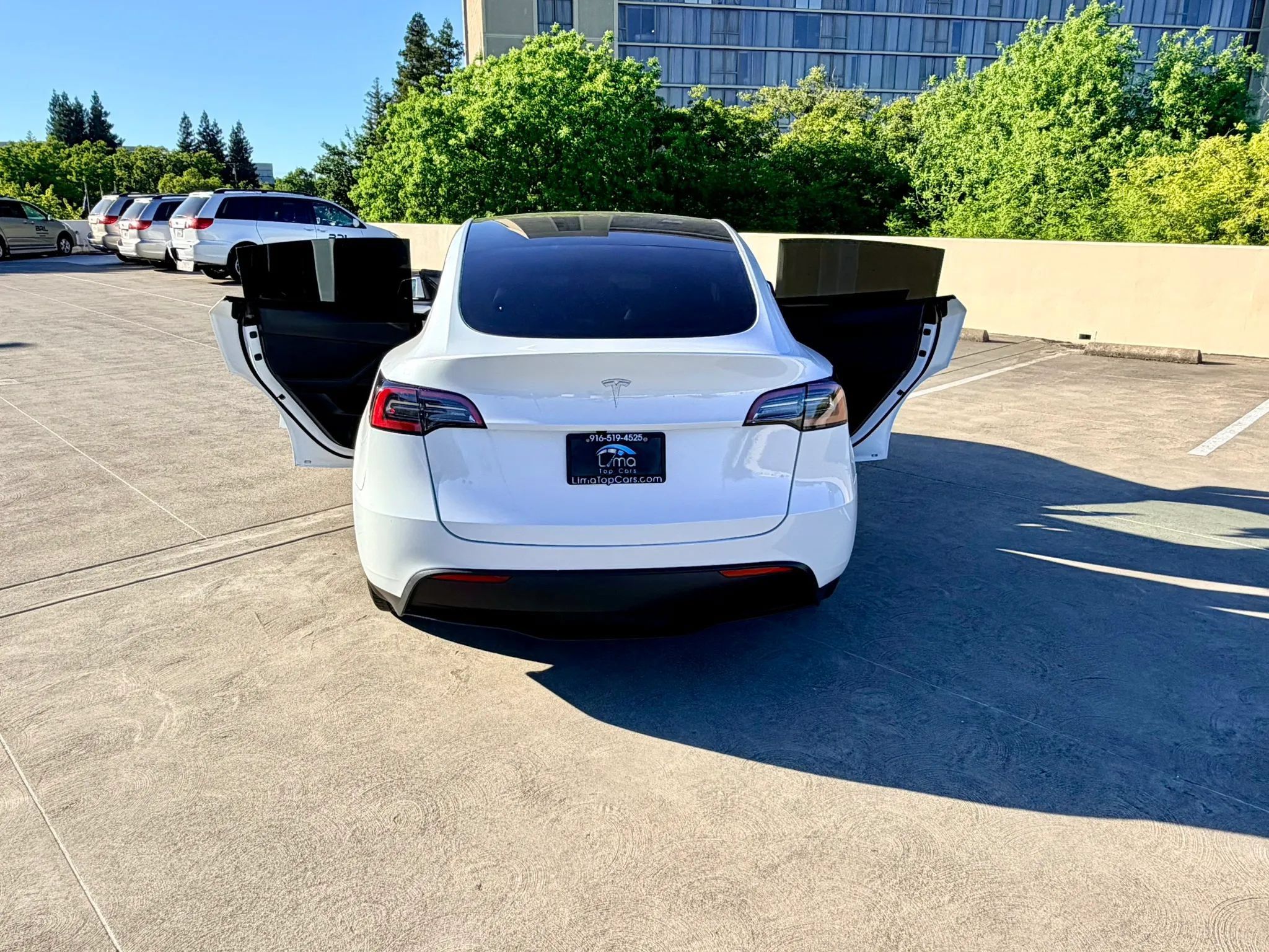 Used 2024 Tesla Model Y Long Range RWD image 45