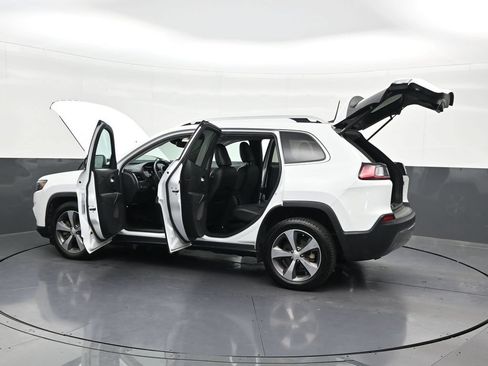 Used 2019 Jeep Cherokee Limited w/ Luxury Group FWD image 34