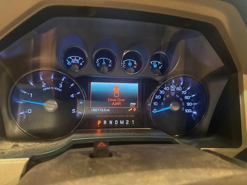 Used 2011 Ford F350 Lariat w/ Lariat Interior Pkg AWD/4WD image 10